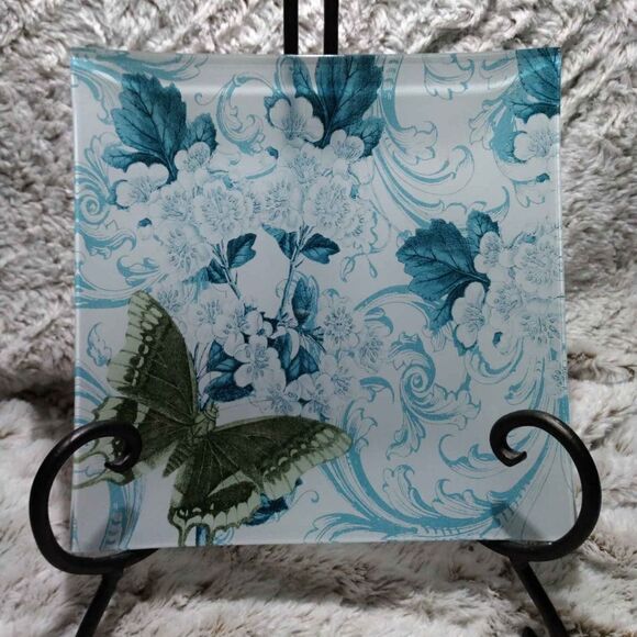 Square butterfly print glass serving/decorative plate. - Picture 3 of 3